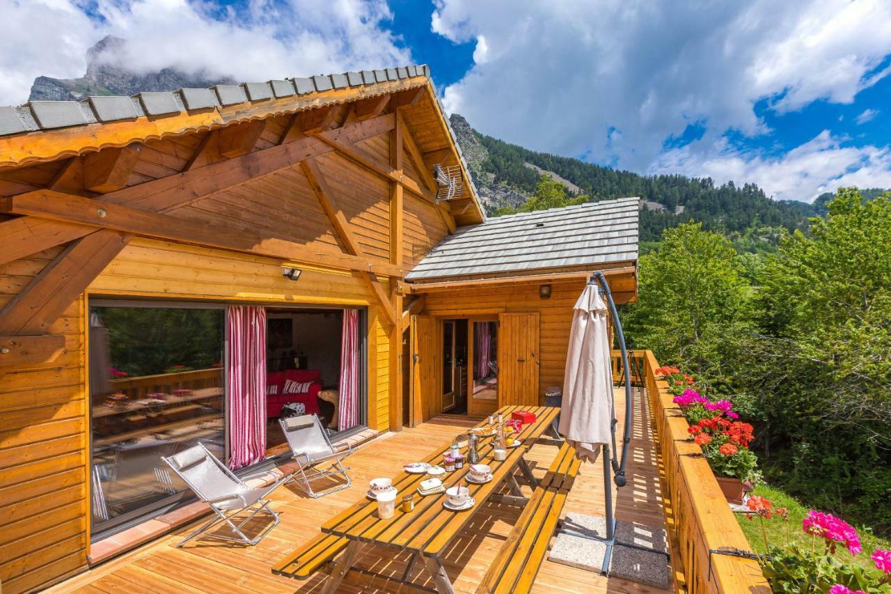 Gite&Spa Le Montagnard Saint-Jean-Saint-Nicolas Bagian luar foto